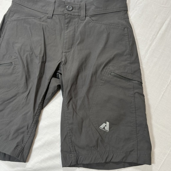 Eddie Bauer First Ascent Shorts Men's Size 30 Gray Cargo - Picture 2 of 11